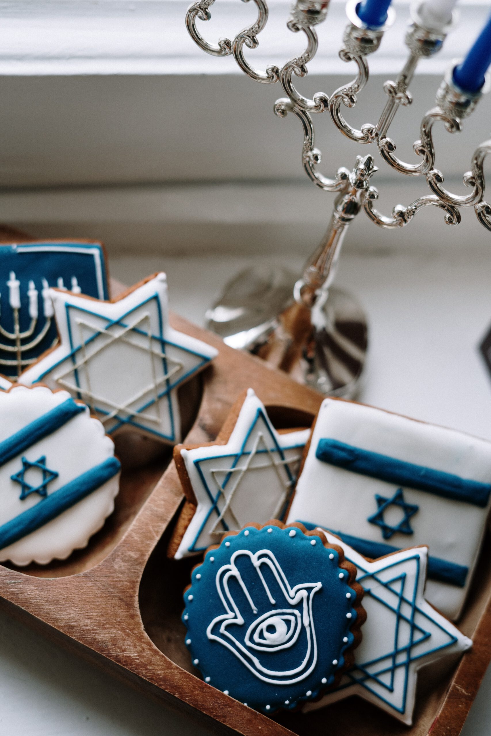 דומיין בעברית יכול לסייע למותגים מאוד מסוימים. לעתים ישנם שמות מיוחדים ששווה לייצר סביבם דומיין בעברית. למשל כשהשם באנגלית יהיה יותר מסובך להקלדה מהשם בעברית.